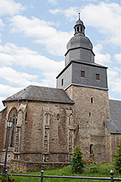 Die Utenbacher Kirche Ansicht vom Friedhof